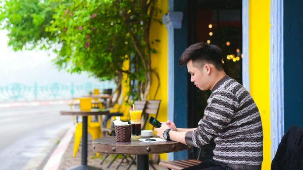 Quels sont les éléments essentiels pour créer une bande-dessinée captivante ?